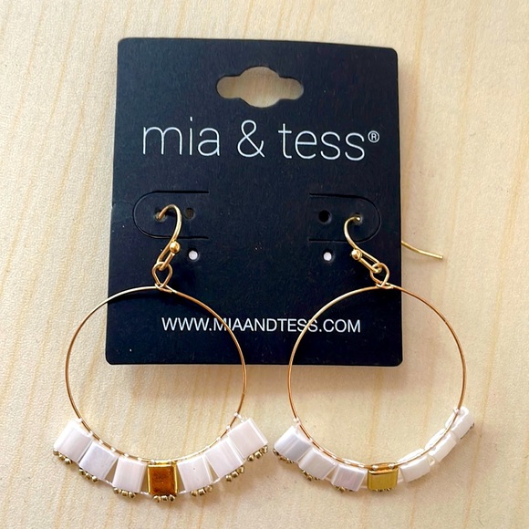 Mia & Tess Gold Hoop Earrings - Picture 1 of 3